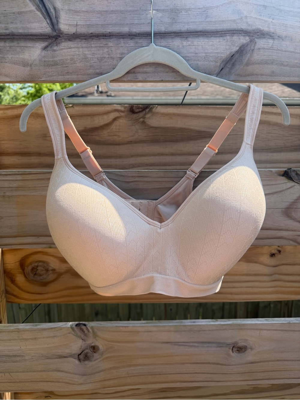 Comfort Revolution Shaping Wireless Smoothing Bra 3463